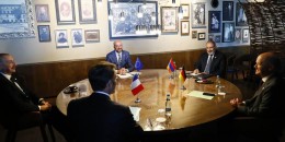 Փաշինյանն ու Ալիևը վերահաստատել են՝ փոխադարձաբար ճանաչում են միմյանց տարածքային ամբողջականությունը. Ելիսեյան պալատ