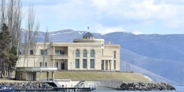 ՔՊ-ականները մինչև ուշ գիշեր կերել-խմել են, քծնել Փաշինյանին․ &laquo;Հրապարակ&raquo;