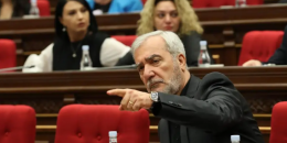 Անդրանիկ Քոչարյանը սկսել է հրապարակային, բայց դեռեւս տողատակերով քննադատել ՔՊ-ին. &laquo;Ժողովուրդ&raquo;
