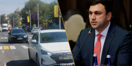 Դրոշի փոխարեն՝ գունավոր կտորներ. Մեխակյանը վախեցել է, որ դրոշը դուր չի գա Փաշինյանին․ &laquo;Հրապարակ&raquo;