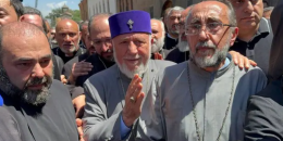 Կաթողիկոսն այցելել է Միքայել սրբազանին. Aravot.am