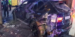 BMW X5-ը մխրճվել է &laquo;Քրեյզի&raquo; գիշերային ակումբ․ կան բերման ենթարկվածներ