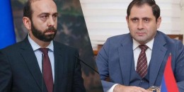 Արարատ Միրզոյանն ու Սուրեն Պապիկյանը ԱԺ դահլիճում իրար ականջի բան են փսփսացել ու հռհռացել. &laquo;Հրապարակ&raquo;