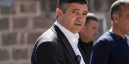 Սարիկ Մինասյանը հայտարարում է՝ տեր է յուրաքանչյուրի քվեին, բայց նիստին չի մասնակցում