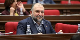 Փաշինյանի` &laquo;Հանրօգուտ մեդիամիջավայրը&raquo; կասկածի տակ դնելն ու Թևոսյանի հրաժարականը․ &laquo;Հրապարակ&raquo;