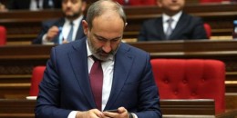 Փաշինյանը պաշտոնյաներին աշխատանքից ազատել է sms-ով. &laquo;Հրապարակ&raquo;