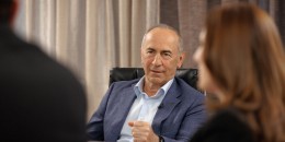 Ռոբերտ Քոչարյանի հարցազրույցը մի քանի օրվա քննարկման հիմնական թեման և օրակարգն է դառնում․ &laquo;Փաստ&raquo;