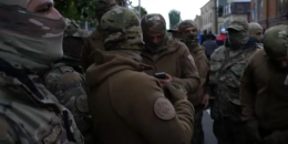 Գյումրու համայնքապետարանի մոտից 33 անձ է ձերբակալվել. ՔԿ