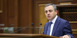 Պարո՛ն Խաչատուրյան, ինչո՞ւ եք շնորհակալություն հայտնում Ալիևին, 5000 զոհերի՞, թե՞ 150 000 հայ մարդու իր հայրենիքից զրկելու և անտուն թողնելու համար. Սաղաթելյան