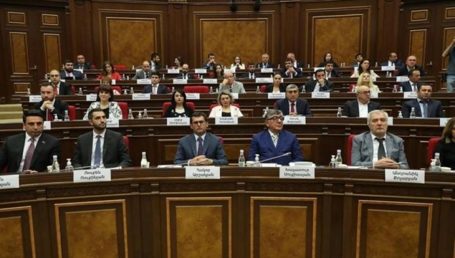 Արձակուրդի առթիվ նոր հրահանգ է իջեցվել ՔՊ-ական պատգամավորներին. &laquo;Իրավունք&raquo;