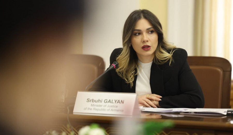 Իրարանցումից հետո ո&rsquo;չ լսել են նախարարի ձայնը, ո&rsquo;չ տեսել նրան․ &laquo;Ժողովուրդ&raquo;