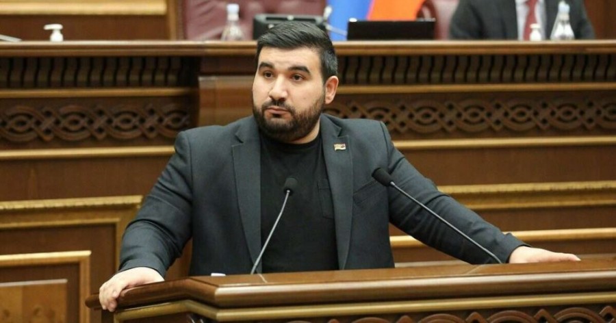 &laquo;Ասիչ&raquo; հին գվարդիային փոխարինելու են գալիս Փաշինյանի պնակալեզները․ &laquo;Իրավունք&raquo;