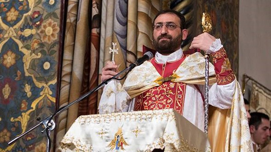 Կաթողիկոսը զավակ ունի՞, թե՞ ոչ. Արշակ սրբազանի պատասխանը