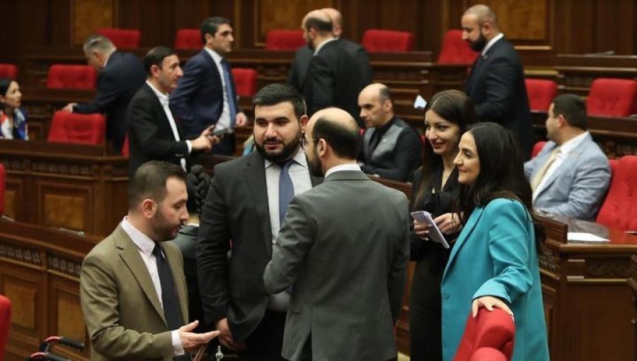 ՔՊ-ականները զբաղված են չաթերը ջնջելու գործով․ &laquo;Հրապարակ&raquo;