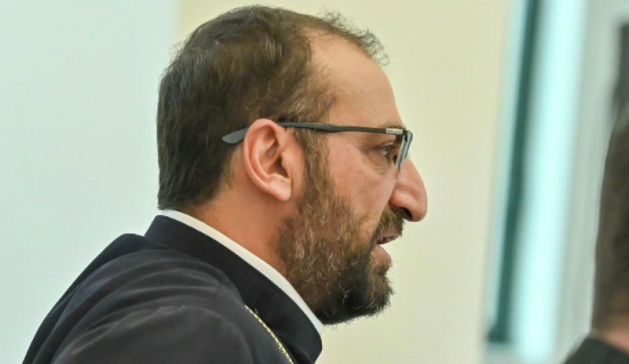 Արշակ սրբազանը կալանավորվեց 2 ամսով