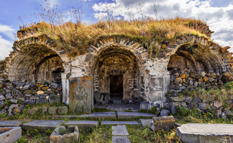 Լոռի բերդում պեղումների ժամանակ խեցեղենի բեկորներ են հայտնաբերվել