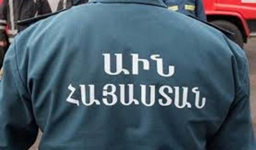 &laquo;Ford Transit&raquo;-ը դուրս է եկել ճանապարհի երթևեկելի հատվածից և հայտնվել Սևանա լճի սառած հատվածում