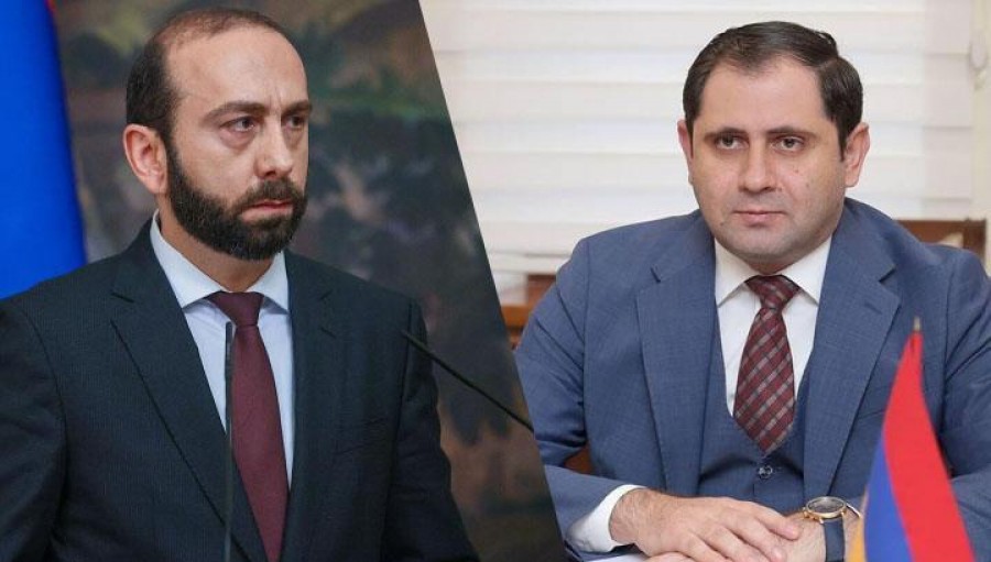 Արարատ Միրզոյանն ու Սուրեն Պապիկյանը ԱԺ դահլիճում իրար ականջի բան են փսփսացել ու հռհռացել. &laquo;Հրապարակ&raquo;