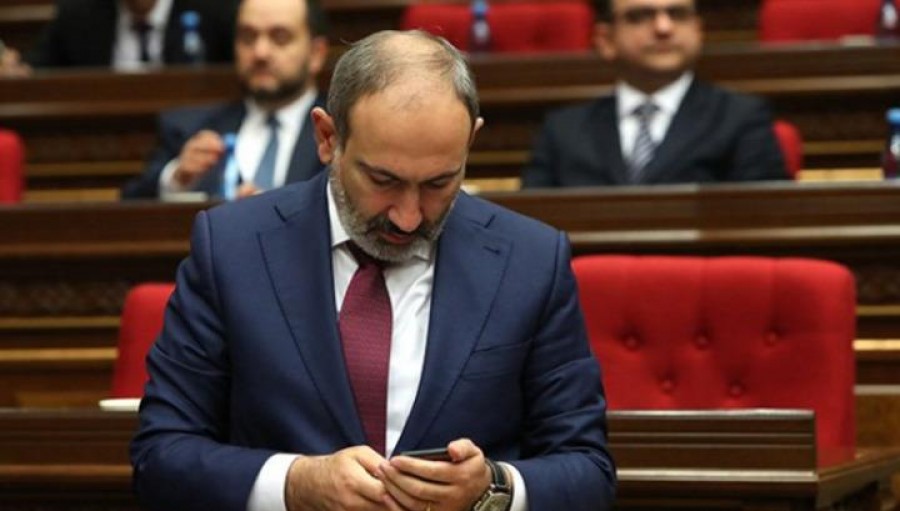 Փաշինյանը պաշտոնյաներին աշխատանքից ազատել է sms-ով. &laquo;Հրապարակ&raquo;
