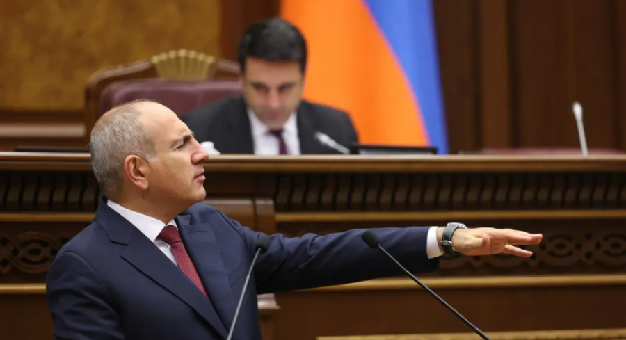 ՔՊ-ում այս օրերին Փաշինյանի մասնակցությամբ &laquo;չիստկա է&raquo; իրականացվում․ &laquo;Իրավունք&raquo;