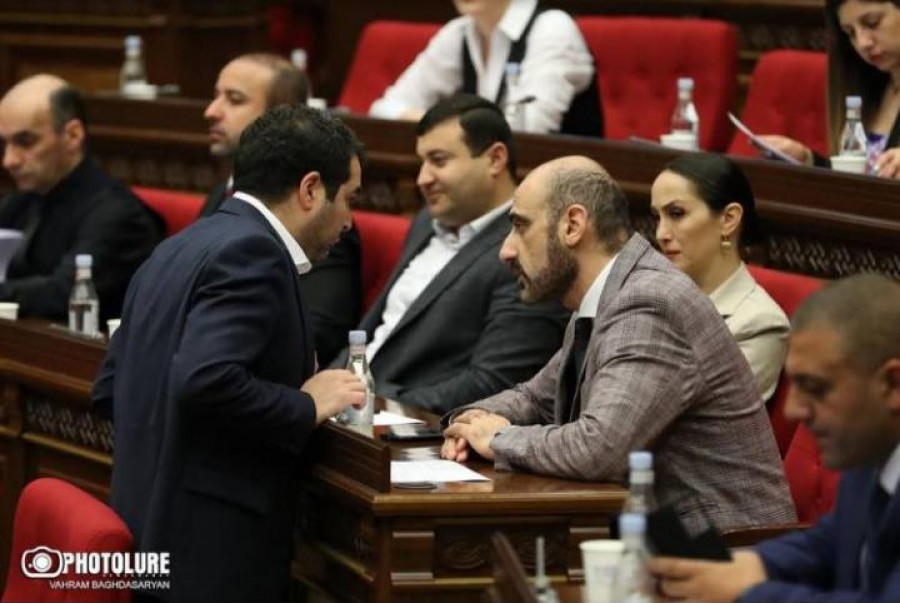 Առանց մեռել &laquo;պանիխիդա&raquo;՝ Ազգային ժողովում. &laquo;Հրապարակ&raquo;