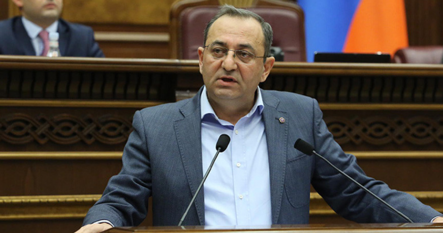 Երբ հեռացվեք, աթոռն էլ ձեր հետ է հեռացվելու, փոխարինվելու է ազգային աթոռով. Մինասյանը՝ ՔՊ-ականներին