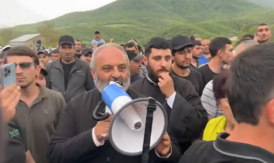 Սադրանքների չենք տրվում. մեր պայքարը ճշմարտության համար է. Բագրատ Սրբազան
