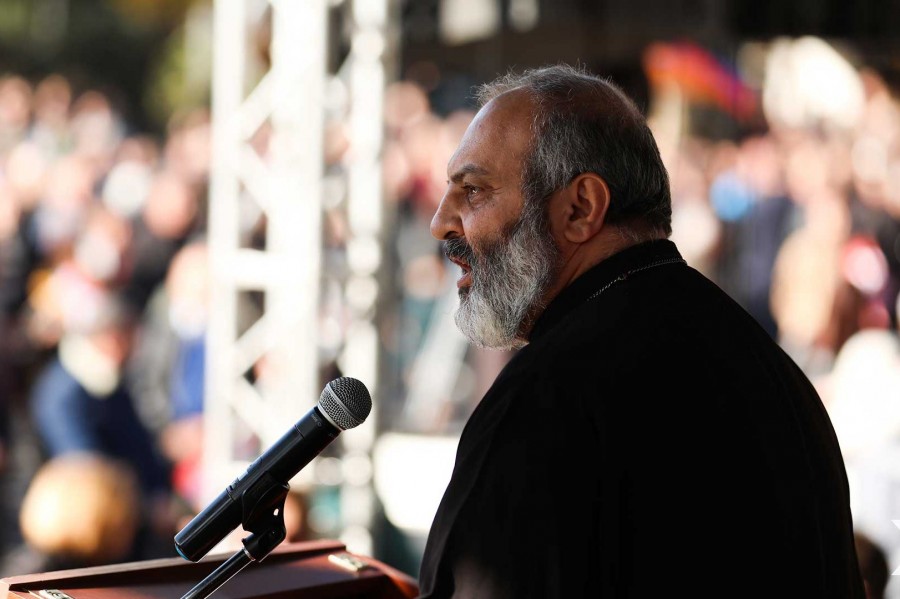 Իրավապահ համակարգը պետք է արձագանքի ՔՊ-ականների ելույթներին. Բագրատ Սրբազան