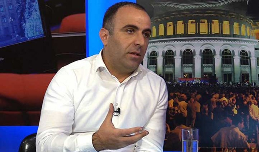 Մենք չենք անում դա․ Եռաբլուրում իրար ծեծում ու հայհոյում են, միտինգ են անում, շիրիմներ են կոխկրտում, թմրանյութեր են տեղադրում տաջիկներն ու վրացիները․ Արթուր Համբարձումյան