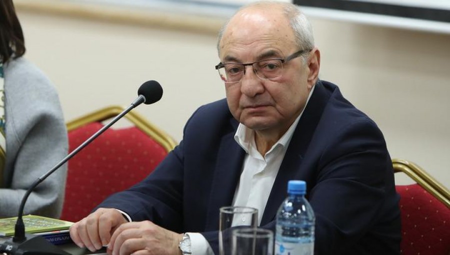 &laquo;Հայո՞ց պատմություն, թե՞ Հայաստանի պատմություն&raquo;. Վազգեն Մանուկյան