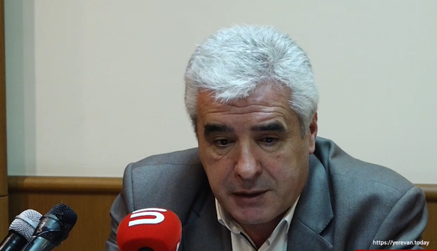 Պատմության դասագիրք գրելը դարձել է ճանապարհ ասֆալտապատելու պես բան. Կարո Վարդանյան