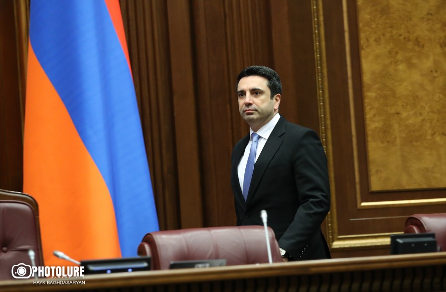 30-40 հազար դրամանոց դրոշը Աժ-ն գնել է 263 հազարով․ &laquo;Ժողովուրդ&raquo;