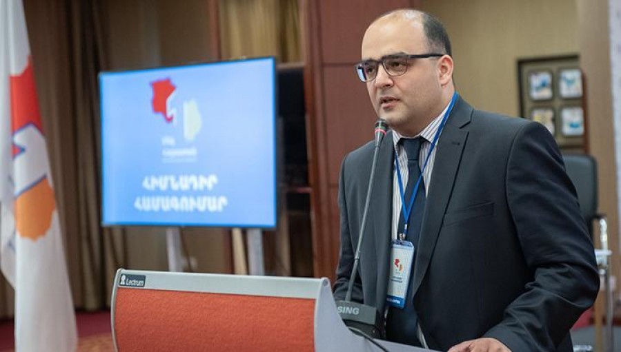 Պետք չէ դիվերսիֆիկացման ու ադրբեջանականացման միջև հավասարության նշան դնել․ Վահե Դավթյան